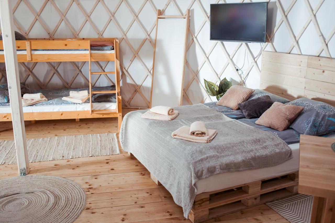 Aloha Glamp - Okragle Domki Przy Rzece - Balia I Sauna - Energylandia Zagornik Екстер'єр фото