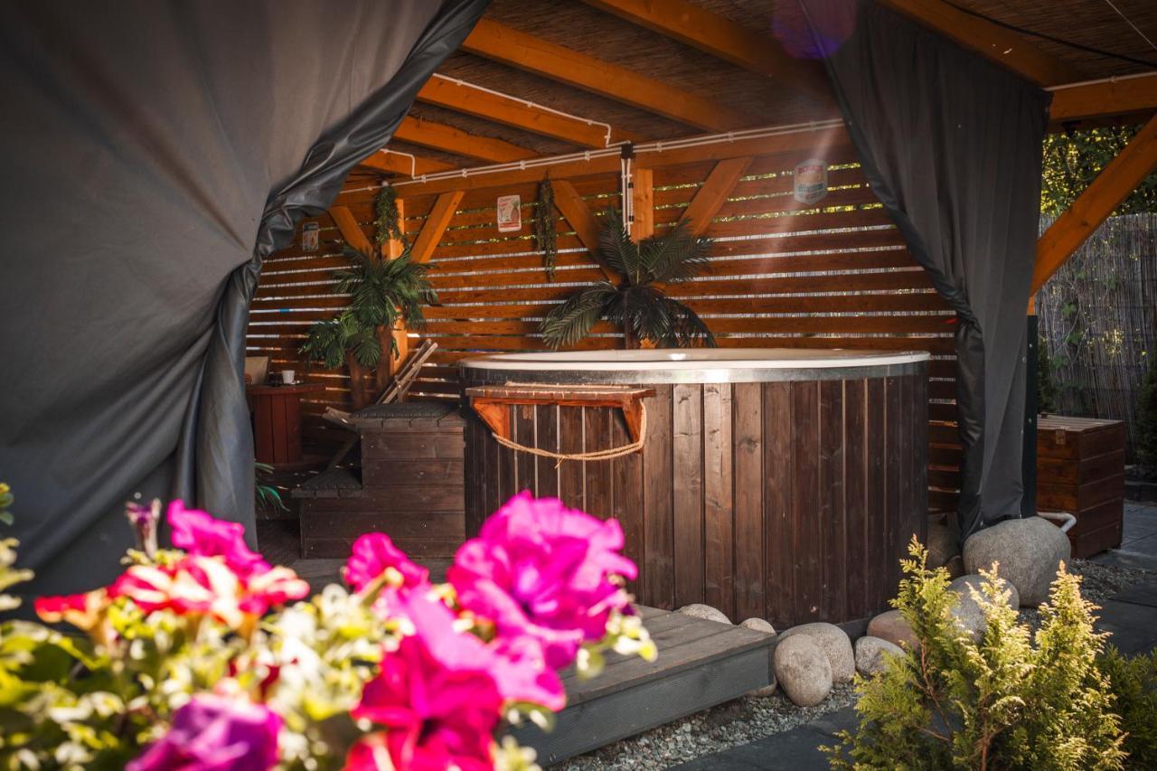 Aloha Glamp - Okragle Domki Przy Rzece - Balia I Sauna - Energylandia Zagornik Екстер'єр фото