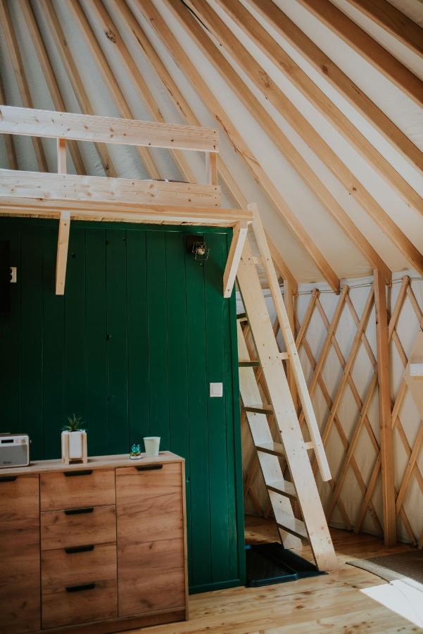 Aloha Glamp - Okragle Domki Przy Rzece - Balia I Sauna - Energylandia Zagornik Екстер'єр фото
